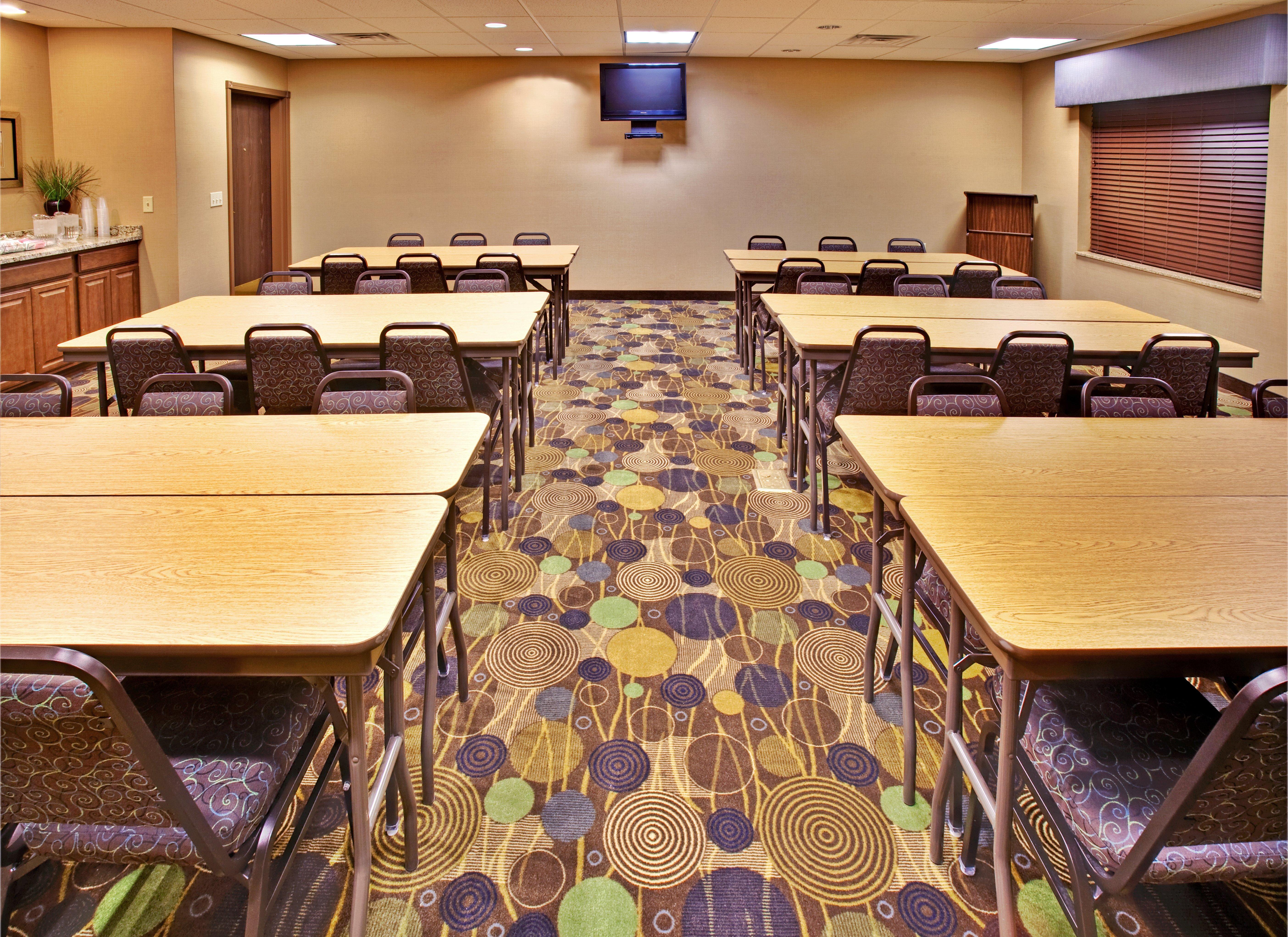 Holiday Inn Express Hotel & Suites - Dubuque West By Ihg Экстерьер фото