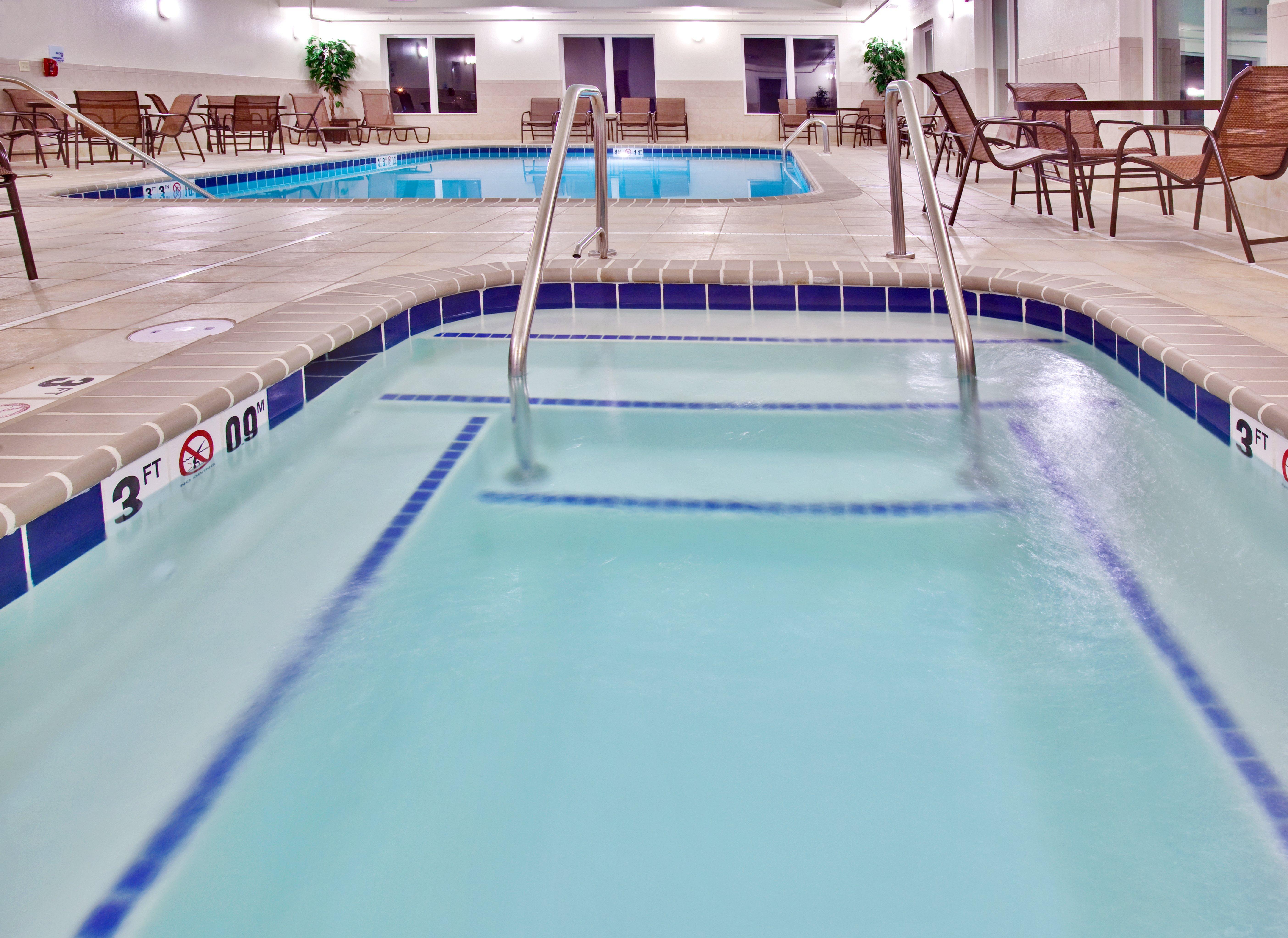 Holiday Inn Express Hotel & Suites - Dubuque West By Ihg Экстерьер фото